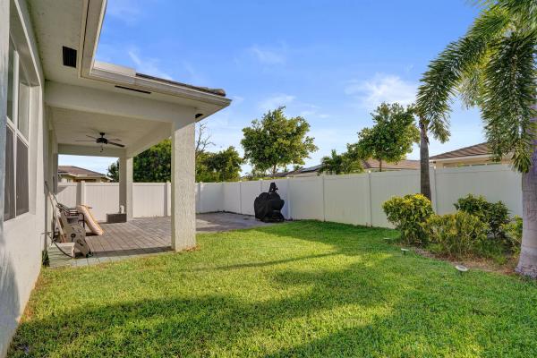 Veleiros At Crystal Lake, 4147 Rosa Dr, Deerfield Beach, Florida 33064, image 2