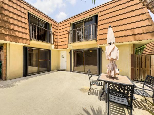 Village Of Sandalwood Lakes North, 187 Charter Way, West Palm Beach, Florida 33407, image 2