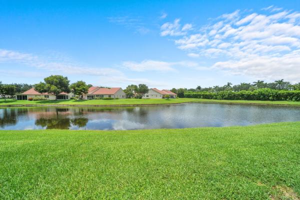 Emerald Pointe, 7906 Lake Sands Dr, Delray Beach, Florida 33446, image 3