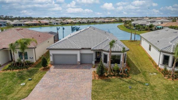 818 SE Courances Dr, Port St. Lucie, Florida 34984, image 3