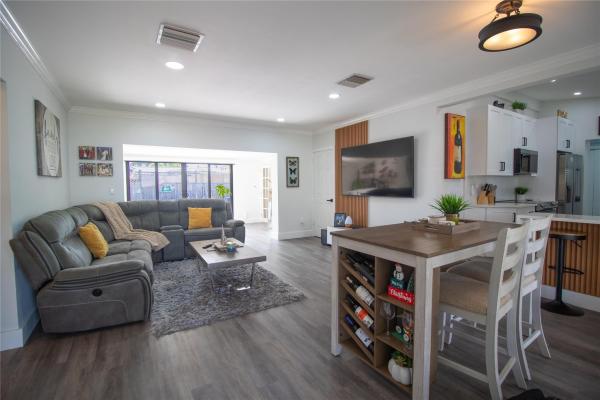 The Cove, 925 SE 14th Ave, Deerfield Beach, Florida 33441, image 3