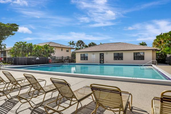 Viewpointe, 5540 Lakeside Dr #102, Margate, Florida 33063, image 1