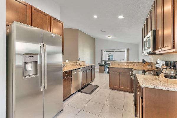 Morningside Palm Breezes Club, 9728 Starboard Dr, Fort Pierce, Florida 34945, image 3