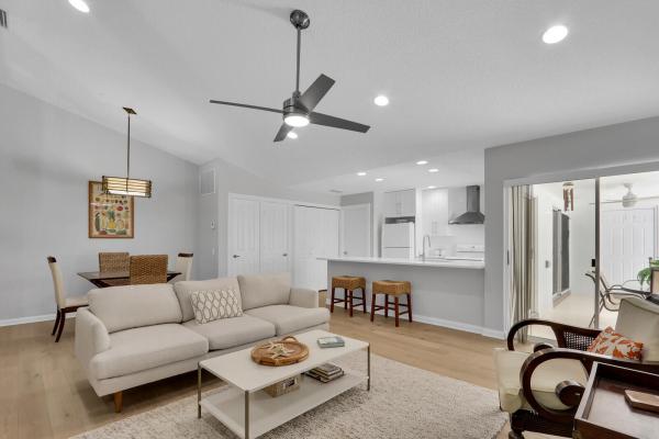Sun Terrace At The Oaks, 7904 Chapman Oak Ct, Palm Beach Gardens, Florida 33410, image 2