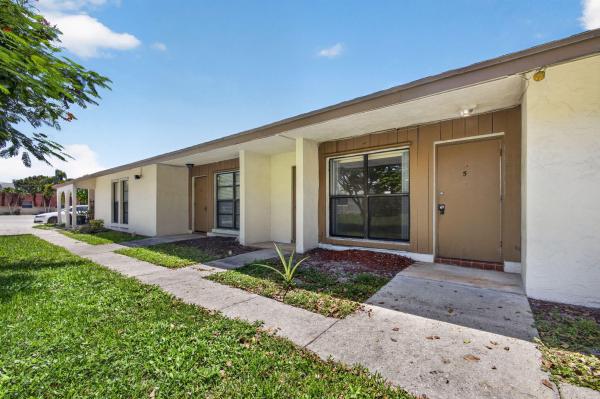 South Shore Of Wellington, 12391 Peconic Ct, Wellington, Florida 33414, image 1