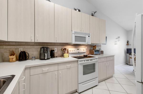 Floral Lakes, 6088 Caladium Rd, Delray Beach, Florida 33484, image 3