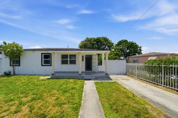 8800 NW 33rd Avenue Rd, Unincorporated Dade County, Florida 33147, image 1