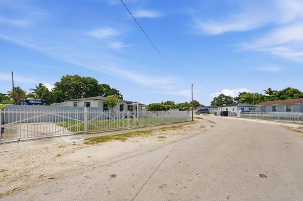 8800 NW 33rd Avenue Rd, Unincorporated Dade County, Florida 33147, image 3
