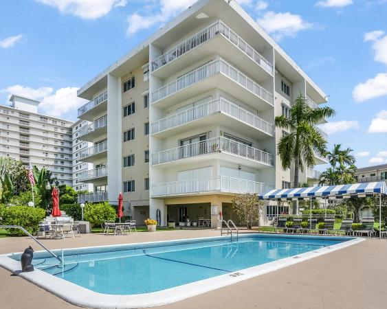 Golden Isles Towers, 126 Golden Isles Dr #52A, Hallandale Beach, Florida 33009, image 2