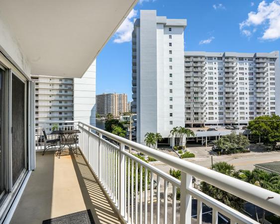 Golden Isles Towers, 126 Golden Isles Dr #52A, Hallandale Beach, Florida 33009, image 1