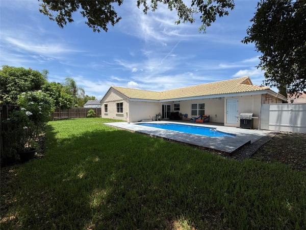 Falcon's Lea, 6421 Crossbow Ct, Davie, Florida 33331, image 2