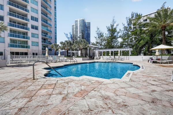 The Parc At Turnberry Isle, 19400 Turnberry Way #921, Aventura, Florida 33180, image 2