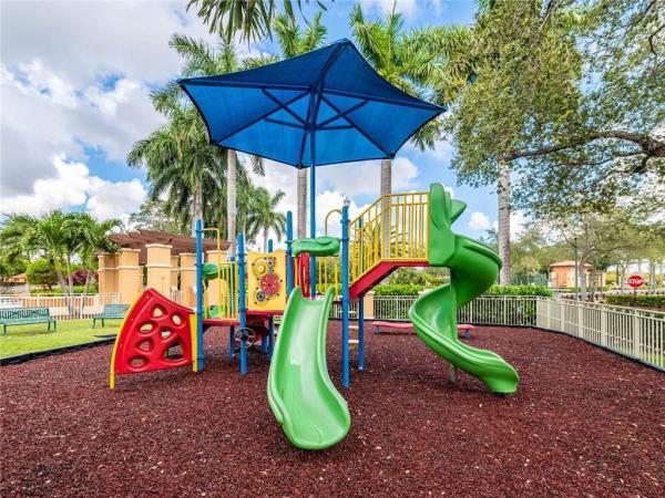 The Villas At Harbor Isles, 2319 Mariner Ct #2706, Dania Beach, Florida 33312, image 3