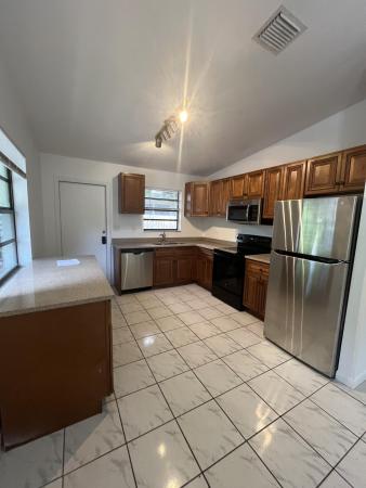 St James Court, 1201 N 17th Ave #1, Hollywood, Florida 33020, image 3