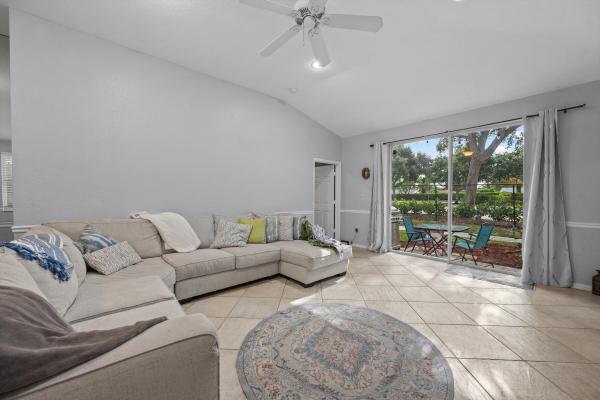 6957 Blue Skies Dr, Lake Worth, Florida 33463, image 2
