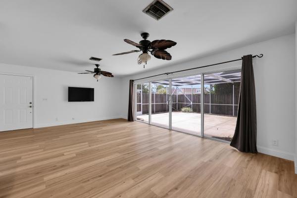 Winchester Courts, 11557 Winchester Dr, Palm Beach Gardens, Florida 33410, image 1