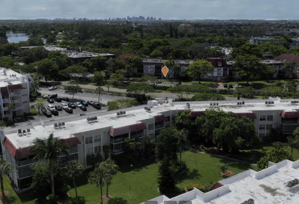 Las Vistas In Inverrary, 3511 Inverrary Dr #208, Lauderhill, Florida 33319, image 2