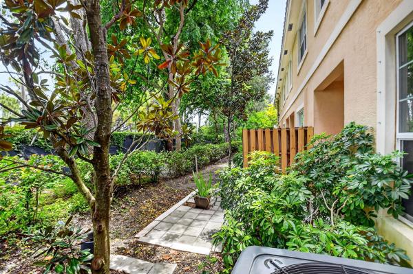 Charleston Commons, 5045 Ellery Ter, West Palm Beach, Florida 33417, image 3