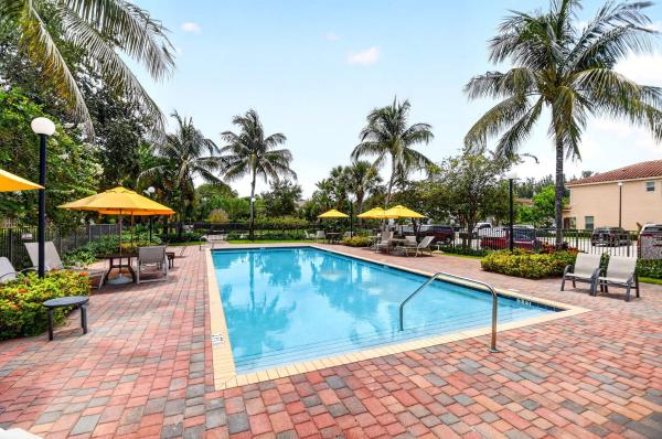 Charleston Commons, 5045 Ellery Ter, West Palm Beach, Florida 33417, image 1