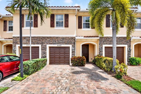 Charleston Commons, 5045 Ellery Ter, West Palm Beach, Florida 33417, image 2