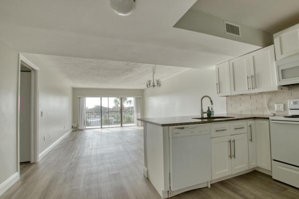 4254 D Este Ct #304, Lake Worth Beach, Florida 33467, image 2