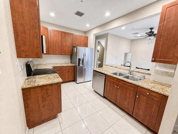 Tuscan Villas, 2851 W Prospect Rd #1209, Tamarac, Florida 33309, image 2