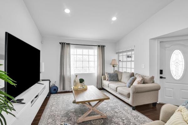 Tiffany Cove At Silver Lakes, 651 SW 176th Ave, Pembroke Pines, Florida 33029, image 1
