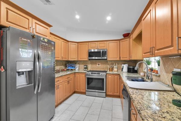 Tiffany Cove At Silver Lakes, 651 SW 176th Ave, Pembroke Pines, Florida 33029, image 3