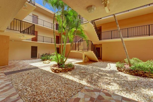 Emerald Hills, 4000 N Hills Dr #35, Hollywood, Florida 33021, image 3