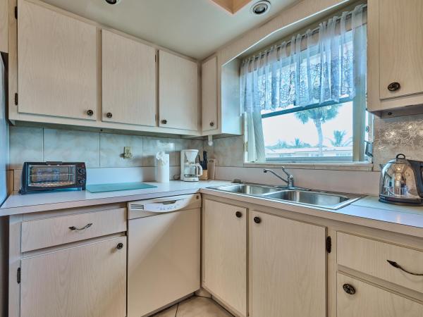 Crosley At Cresthaven Villas, 2804 Crosley Dr E #F, West Palm Beach, Florida 33415, image 3