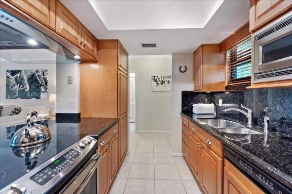 Bagattelle, 13334 Polo Club Rd #328, Wellington, Florida 33414, image 2