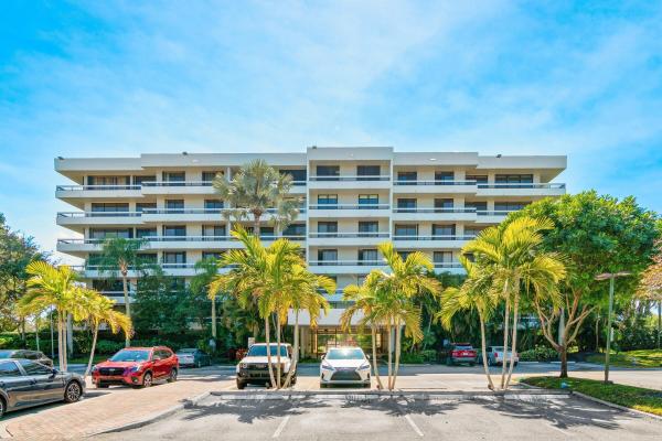 La Residence, 23200 Camino Del Mar #604, Boca Raton, Florida 33433, image 2