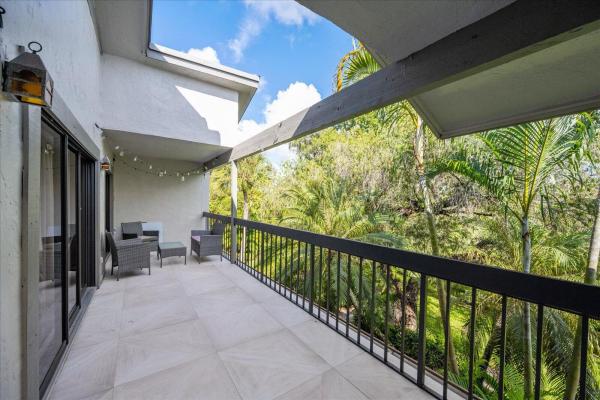 Golf Cottages, 11311 Pond View Dr #C201, Wellington, Florida 33414, image 3