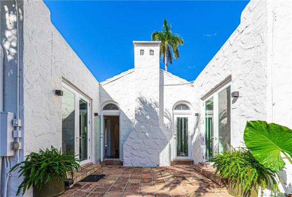 Colee Hammock, 1220 SE 2nd St, Fort Lauderdale, Florida 33301, image 2
