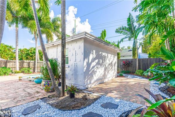Colee Hammock, 1220 SE 2nd St, Fort Lauderdale, Florida 33301, image 3