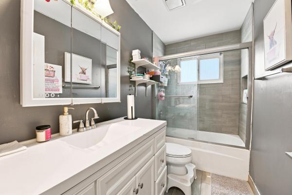 Boynton Lakes 3, 18 Winchmore Ln, Boynton Beach, Florida 33426, image 2