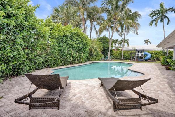Sea Ranch Lakes Estates, 2 Mendota Ln, Sea Ranch Lakes, Florida 33308, image 3