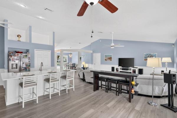 Lake Lucie Estates, 8295 Sandpine Cir, Port St. Lucie, Florida 34952, image 2
