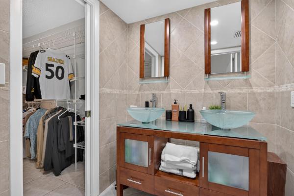 Lakes Of Carriage Hills, 4975 E Sabal Palm Blvd #309, Tamarac, Florida 33319, image 2