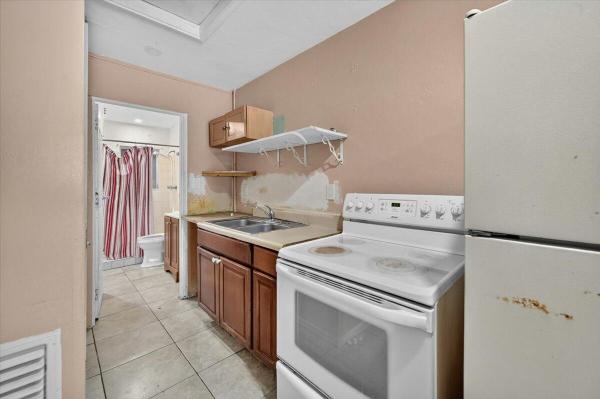 Central Oakland Park, 646 NE 38th St, Oakland Park, Florida 33334, image 1