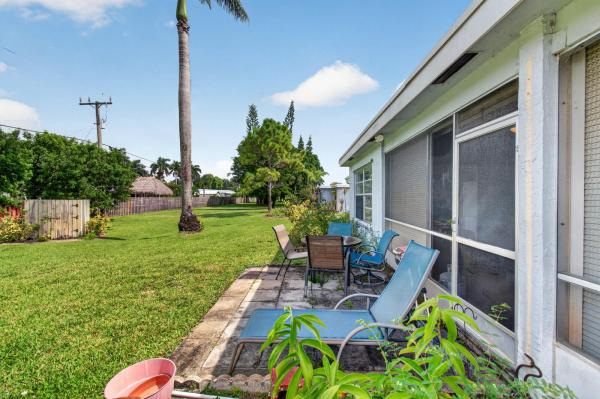 4305 Lucerne Villas Ln, Lake Worth, Florida 33467, image 2