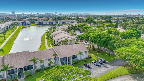 The Palm Club, 1104 Green Pine Blvd #E1, West Palm Beach, Florida 33409, image 2