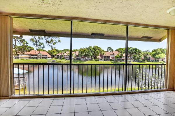 Coach Houses Of Town Place, 5751 Coach House Cir CIRCLE #E, Boca Raton, Florida 33486, image 2