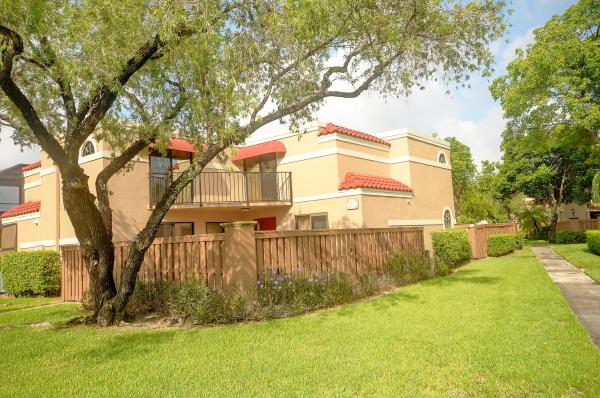 Banyan Lake, 8225 Severn Dr #D, Boca Raton, Florida 33433, image 1