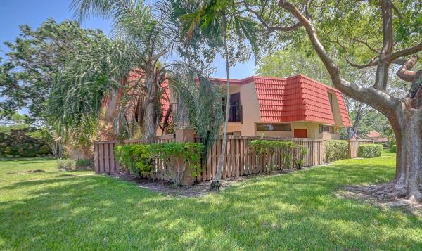 Banyan Lake, 8225 Severn Dr #D, Boca Raton, Florida 33433, image 2
