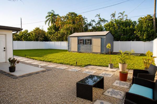 Floral Heights, 4241 SW 21st St, Fort Lauderdale, Florida 33317, image 1