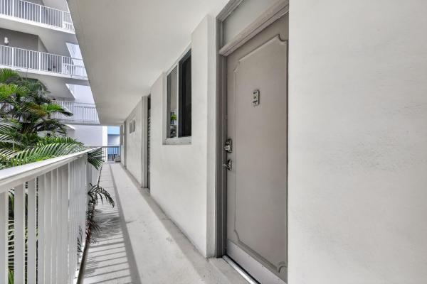 Bayside Terrace, 1670 Bay Rd #3F, Miami Beach, Florida 33139, image 3