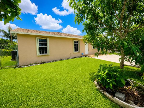 Pee Hokey Village, 8874 Eldorado Dr, Pahokee, Florida 33476, image 2
