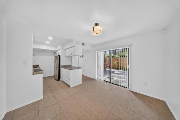 Surrey Woods, 2811 Stoneway Ln #A, Fort Pierce, Florida 34982, image 2