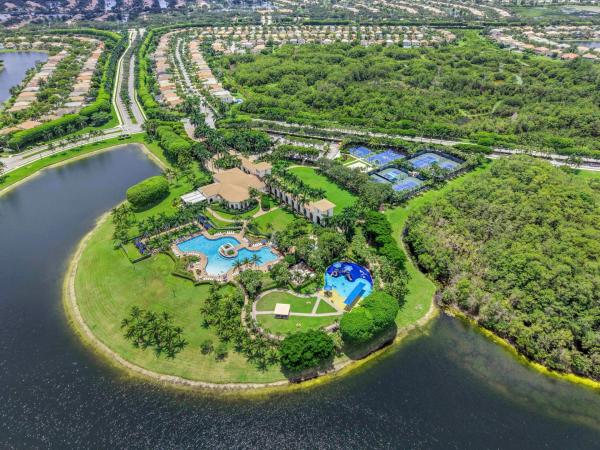 Woodworth Village, 9670 Wolcott Pl, Wellington, Florida 33414, image 3
